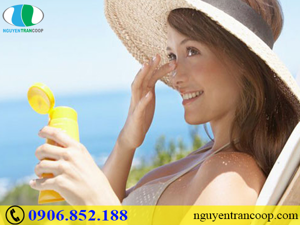 Tuyệt chiêu chăm sóc da mụn mùa nắng nóng